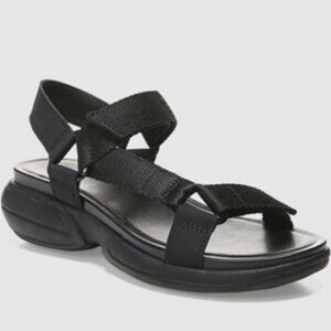 Naturalizer Flores Sandal in Black